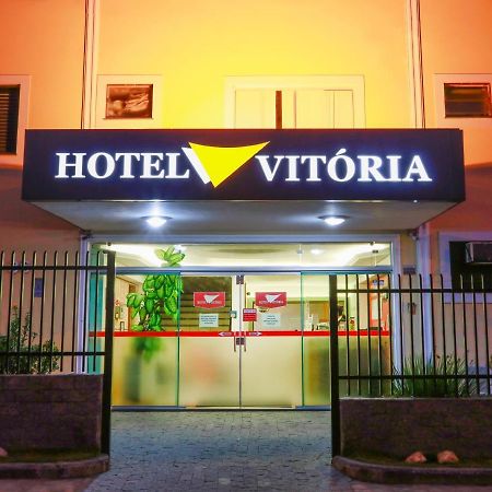 Hotel Vitoria Пиндамоньянгаба Экстерьер фото